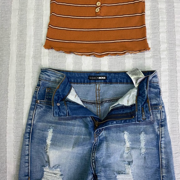 Shorts - Picture 3 of 4